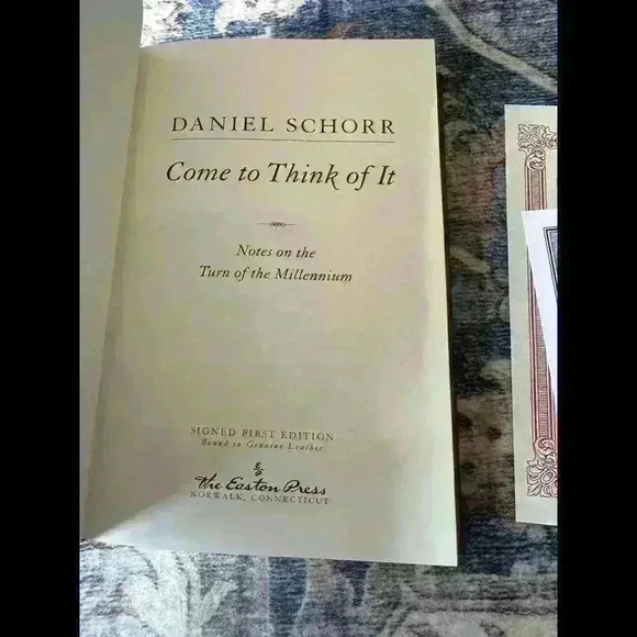 The Easton Press Signed First Edition Come To Think Of It Daniel Schorr Leather - Picture 10 of 16